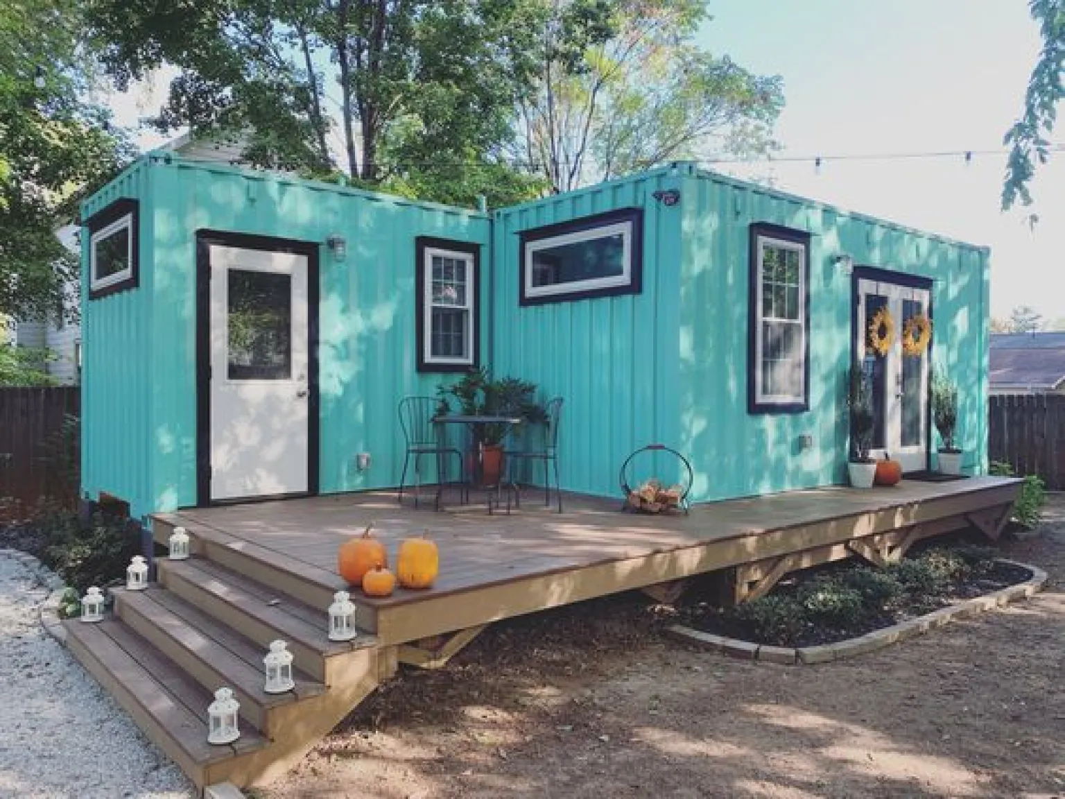 Nhà container 50 triệu kết hợp với sàn gỗ