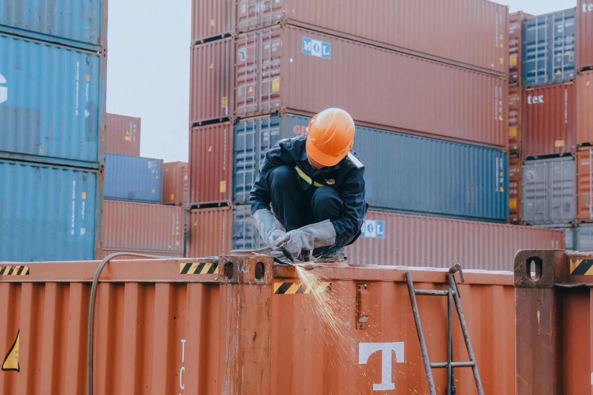 sua chua container kho