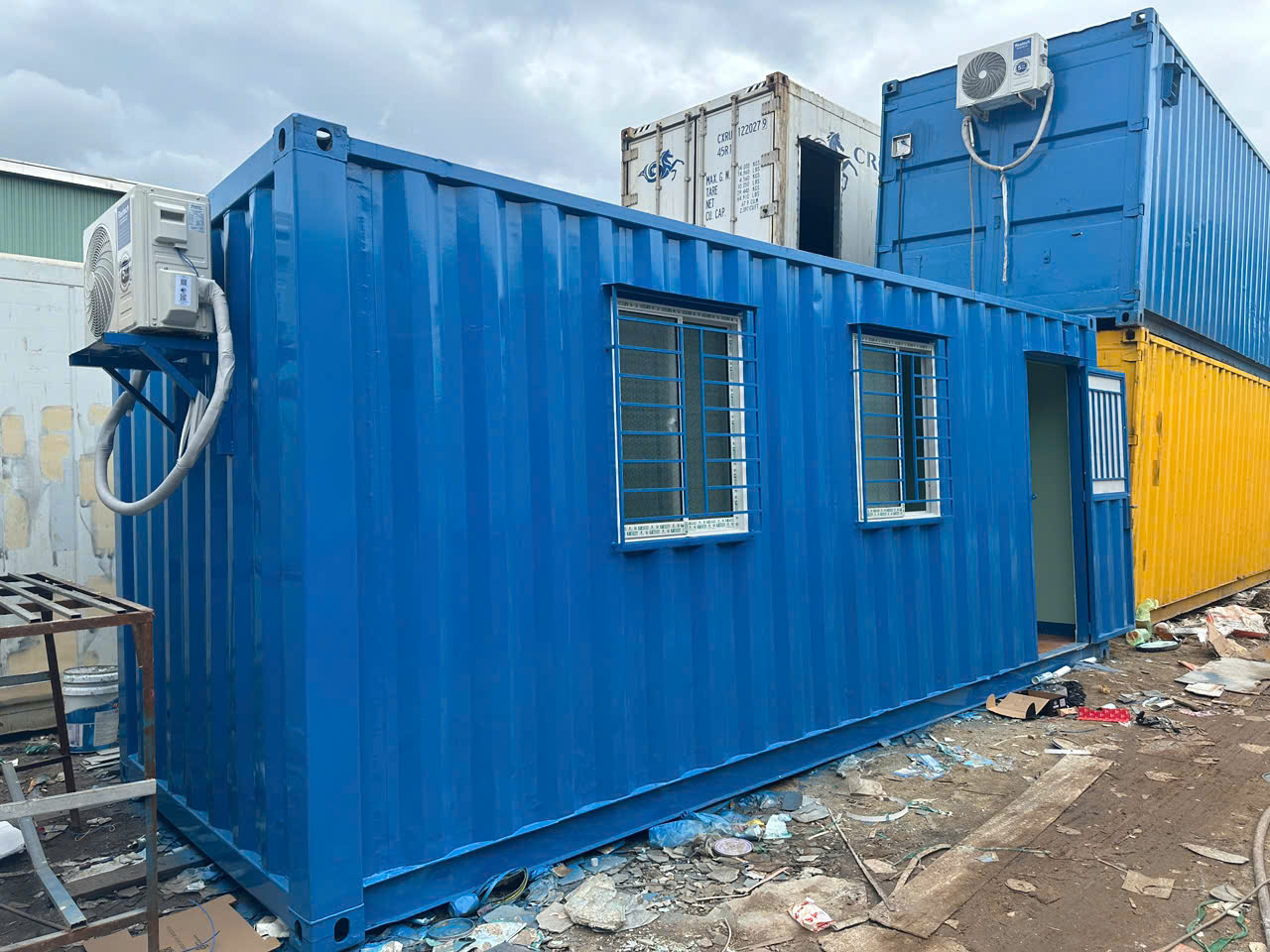 Giá Thuê Container 20 feet Là Bao Nhiêu? 4 Yếu Tố Ảnh Hưởng Trực Tiếp Đến Giá Thuê Container 2 container 20 feet lam van phong